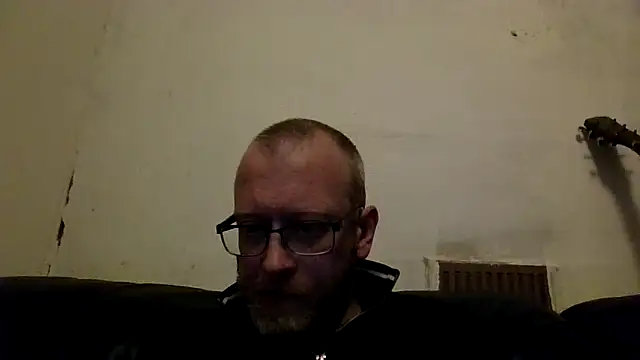Snapshot of UnshodSixties chatting on 03/18/26, 02:04 UnshodSixties online show from 03/18/26, 02:04