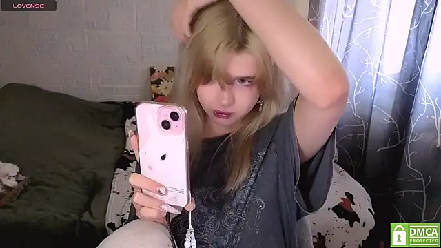 Snapshot of MoonlightGrace chatting on 04/17/26, 11:46 MoonlightGrace online show from 04/17/26, 11:46