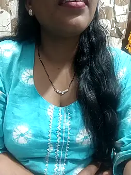 Snapshot of Parul-009 chatting on 02/01/26, 07:34 Parul-009 online show from 02/01/26, 07:34