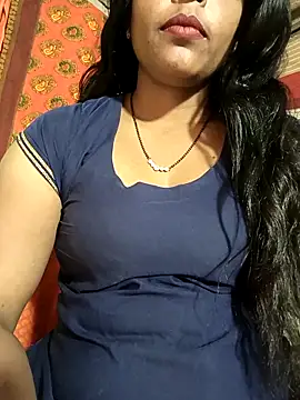 Snapshot of Parul-009 chatting on 02/25/26, 06:01 Parul-009 online show from 02/25/26, 06:01