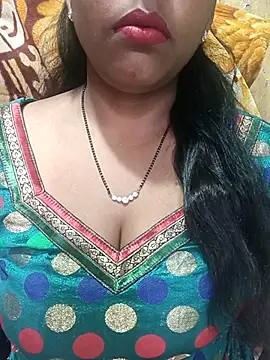 Snapshot of Parul-009 chatting on 03/06/26, 04:20 Parul-009 online show from 03/06/26, 04:20