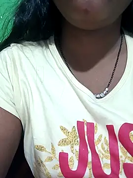 Snapshot of Parul-009 chatting on 03/11/26, 06:30 Parul-009 online show from 03/11/26, 06:30