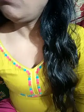Snapshot of Parul-009 chatting on 03/27/26, 04:40 Parul-009 online show from 03/27/26, 04:40