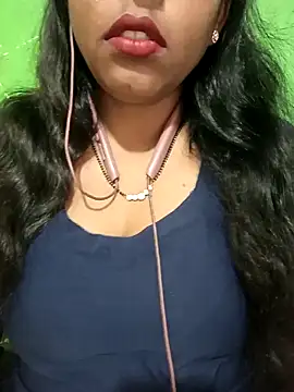 Snapshot of Parul-009 chatting on 03/28/26, 06:24 Parul-009 online show from 03/28/26, 06:24
