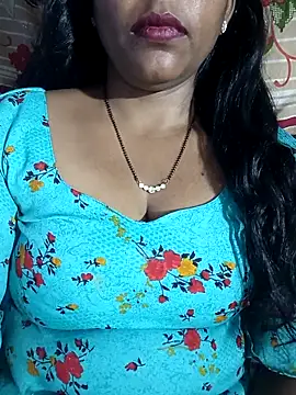 Snapshot of Parul-009 chatting on 04/01/26, 01:41 Parul-009 online show from 04/01/26, 01:41