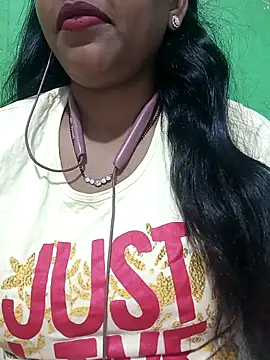 Snapshot of Parul-009 chatting on 04/02/26, 05:16 Parul-009 online show from 04/02/26, 05:16