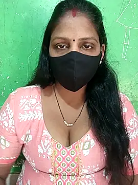 Snapshot of Parul-009 chatting on 04/06/26, 09:43 Parul-009 online show from 04/06/26, 09:43