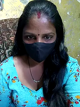Snapshot of Parul-009 chatting on 04/15/26, 05:58 Parul-009 online show from 04/15/26, 05:58