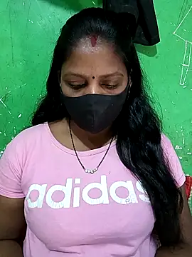 Snapshot of Parul-009 chatting on 04/19/26, 04:12 Parul-009 online show from 04/19/26, 04:12