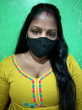 Snapshot of Parul-009 chatting on 04/25/26, 05:54 Parul-009 online show from 04/25/26, 05:54