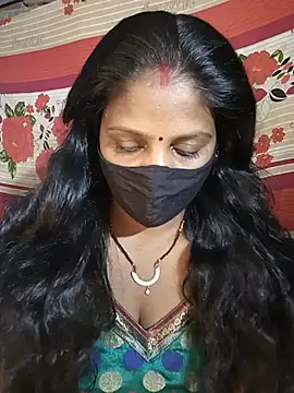 Snapshot of Parul-009 chatting on 05/13/26, 05:05 Parul-009 online show from 05/13/26, 05:05
