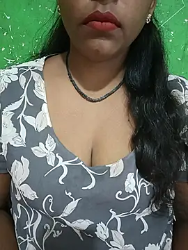 Snapshot of Parul-009 chatting on 05/19/26, 04:30 Parul-009 online show from 05/19/26, 04:30