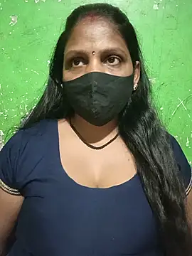 Snapshot of Parul-009 chatting on 05/23/26, 05:28 Parul-009 online show from 05/23/26, 05:28