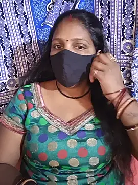 Snapshot of Parul-009 chatting on 05/29/26, 06:00 Parul-009 online show from 05/29/26, 06:00