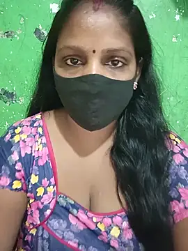 Snapshot of Parul-009 chatting on 06/13/26, 05:27 Parul-009 online show from 06/13/26, 05:27