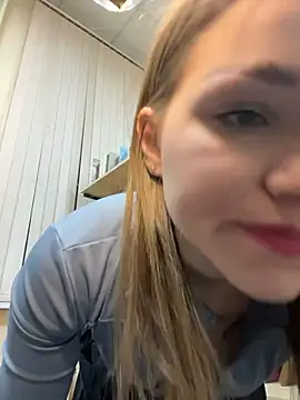 Snapshot of StreetSquirt chatting on 03/05/26, 03:35 StreetSquirt online show from 03/05/26, 03:35