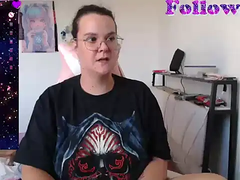 lunatigre4 online show from 07/21/26, 06:54