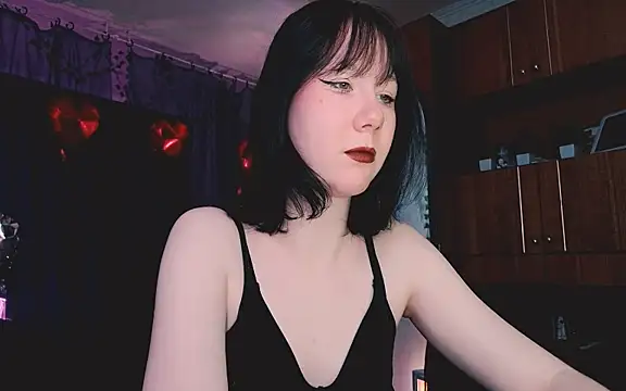 Snapshot of marty_bree chatting on 03/07/26, 04:04 marty bree online show from 03/07/26, 04:04