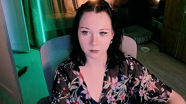 Snapshot of marty_bree chatting on 07/15/26, 04:34 marty bree online show from 07/15/26, 04:34