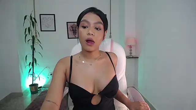 Snapshot of adhara_11 chatting on 05/02/26, 12:04 adhara 11 online show from 05/02/26, 12:04