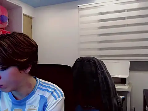 Snapshot of duvisex19 chatting on 02/17/26, 04:20 duvisex19 online show from 02/17/26, 04:20