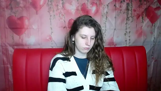 Snapshot of LilianaShine chatting on 02/10/26, 06:06 LilianaShine online show from 02/10/26, 06:06