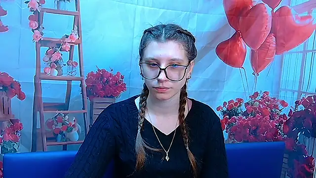 Snapshot of LilianaShine chatting on 02/14/26, 06:10 LilianaShine online show from 02/14/26, 06:10