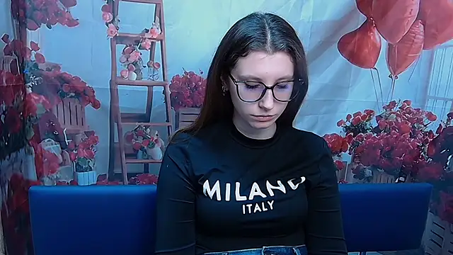 Snapshot of LilianaShine chatting on 03/16/26, 06:06 LilianaShine online show from 03/16/26, 06:06