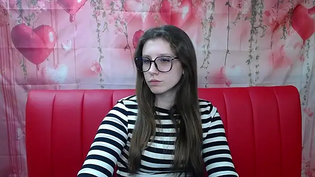 Snapshot of LilianaShine chatting on 03/18/26, 02:20 LilianaShine online show from 03/18/26, 02:20