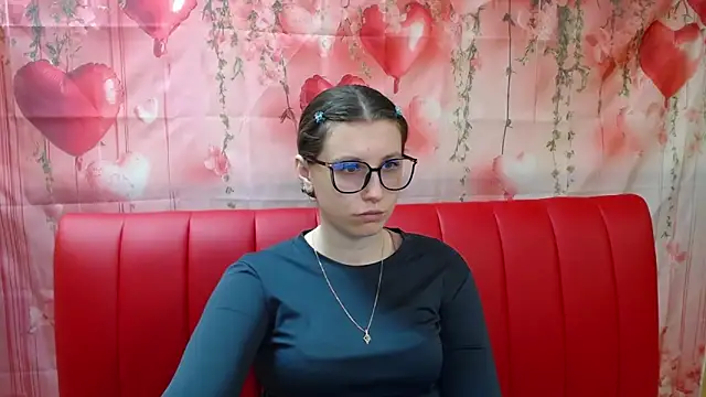 Snapshot of LilianaShine chatting on 03/23/26, 06:17 LilianaShine online show from 03/23/26, 06:17