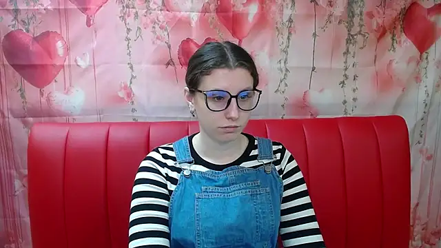 Snapshot of LilianaShine chatting on 03/31/26, 05:08 LilianaShine online show from 03/31/26, 05:08