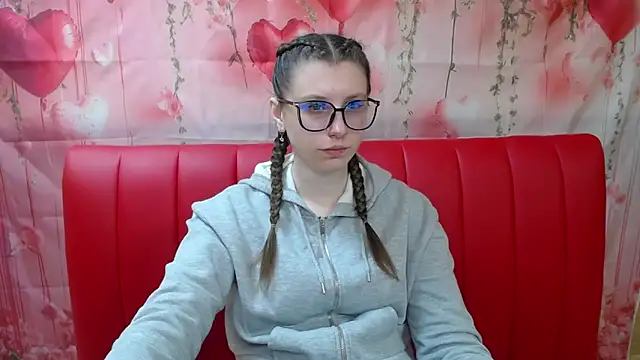 Snapshot of LilianaShine chatting on 04/01/26, 05:08 LilianaShine online show from 04/01/26, 05:08