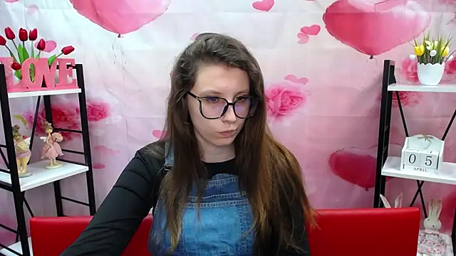 Snapshot of LilianaShine chatting on 04/05/26, 05:15 LilianaShine online show from 04/05/26, 05:15