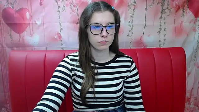 Snapshot of LilianaShine chatting on 04/14/26, 05:02 LilianaShine online show from 04/14/26, 05:02