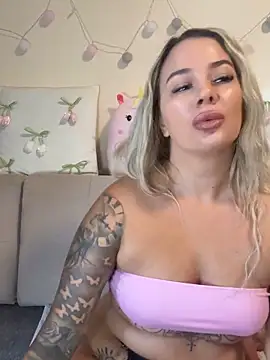sexybatwomen33 online show from 06/11/26, 06:22