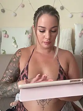 sexybatwomen33 online show from 06/27/26, 12:22