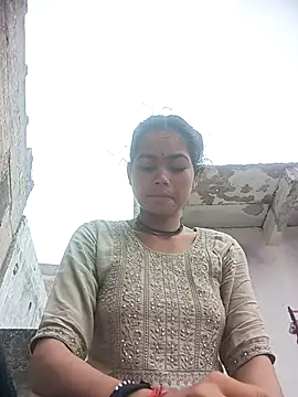Sunali Bendre online show from 07/22/26, 02:36