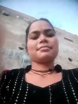 Sunali Bendre online show from 07/25/26, 01:52