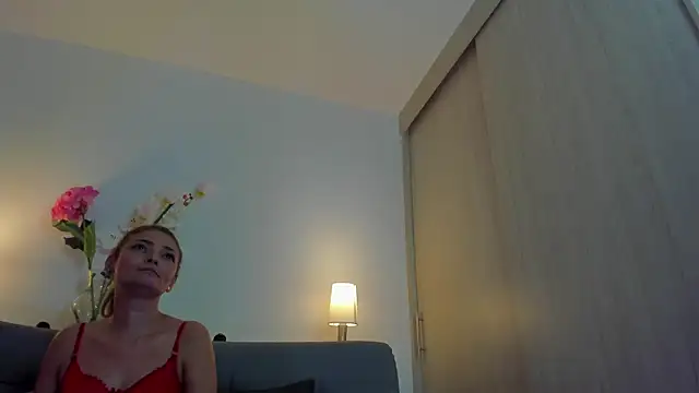 Snapshot of roxana_sinsx chatting on 02/05/26, 03:22 roxana sinsx online show from 02/05/26, 03:22