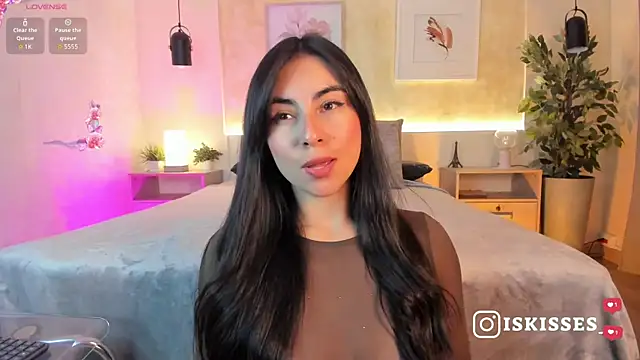 Snapshot of IsabellaSweet__ chatting on 04/15/26, 04:08 IsabellaSweet online show from 04/15/26, 04:08