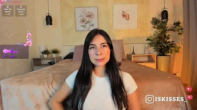 Snapshot of IsabellaSweet__ chatting on 04/21/26, 03:46 IsabellaSweet online show from 04/21/26, 03:46