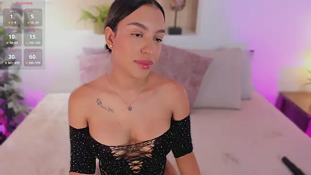 Snapshot of xiomara_cortes chatting on 05/03/26, 12:44 xiomara cortes online show from 05/03/26, 12:44