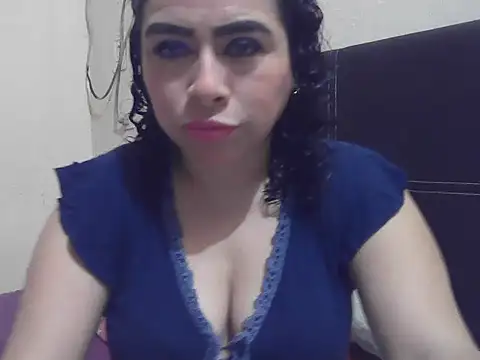 Snapshot of DalilahMx chatting on 02/17/26, 04:02 DalilahMx online show from 02/17/26, 04:02