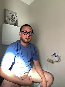 latinocalientehot online show from 06/24/26, 04:17