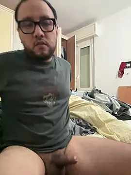 latinocalientehot online show from 07/15/26, 08:14