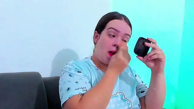 Emely pregnantt online show from 03/18/26, 05:32