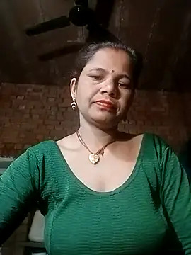 Snapshot of Pooja_sahu chatting on 03/17/26, 09:18 Pooja sahu online show from 03/17/26, 09:18