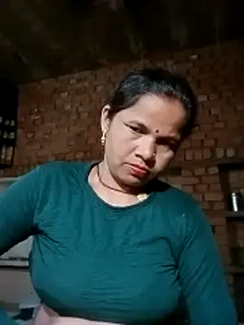 Snapshot of Pooja_sahu chatting on 04/05/26, 07:22 Pooja sahu online show from 04/05/26, 07:22