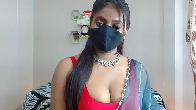 Hotginni4 online show from 07/12/26, 11:01