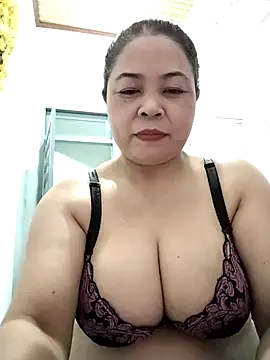 Snapshot of Baby-bigtits2026 chatting on 03/04/26, 10:43 Baby-bigtits2026 online show from 03/04/26, 10:43